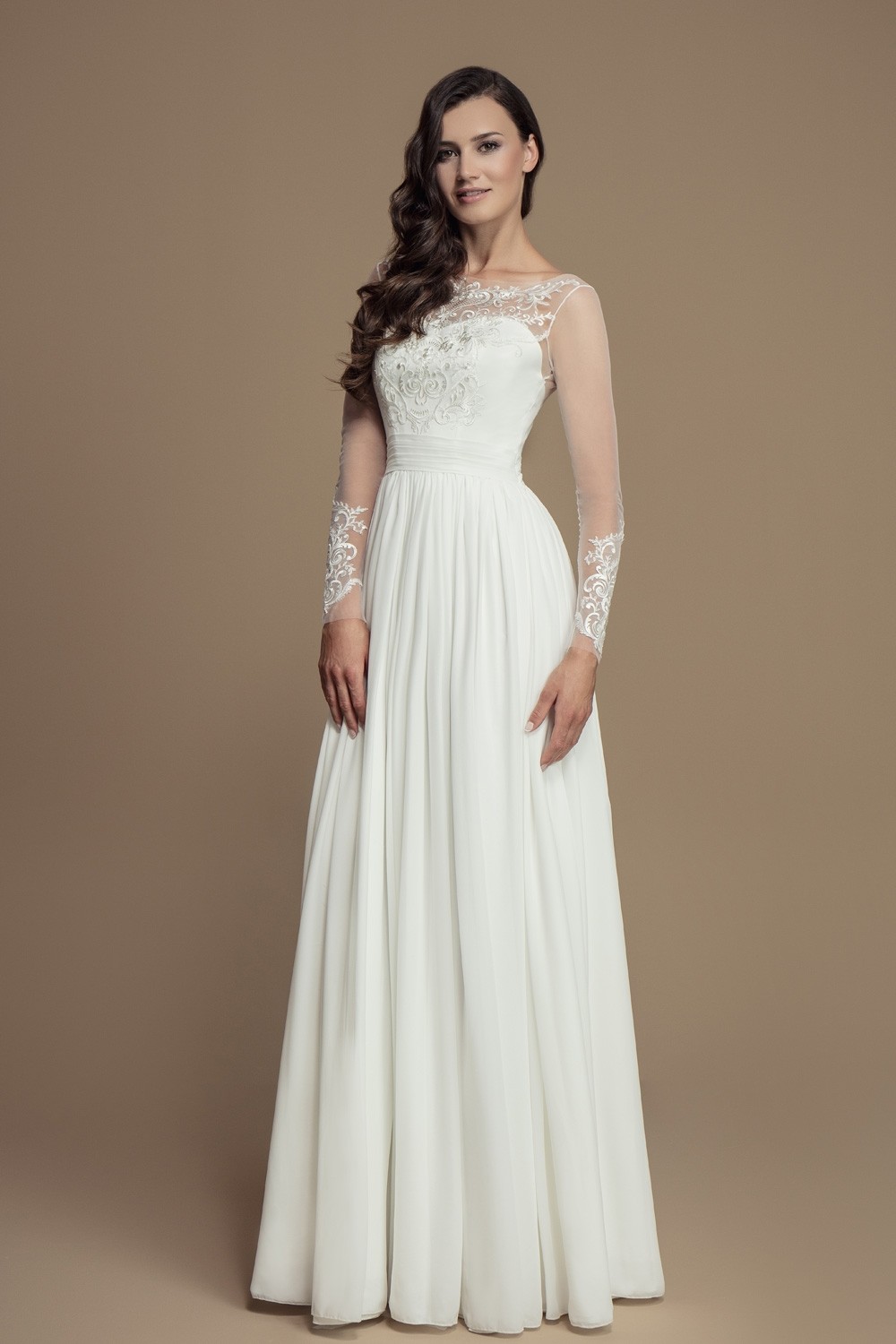  Robe  de mariage princesse manche  longue  tulle et dentelle 