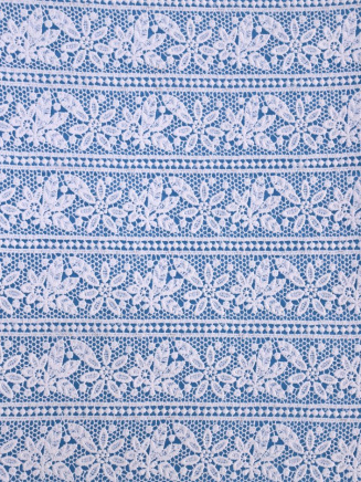 Dentelle guipure bohème ivoire à motif floral – 81 cm